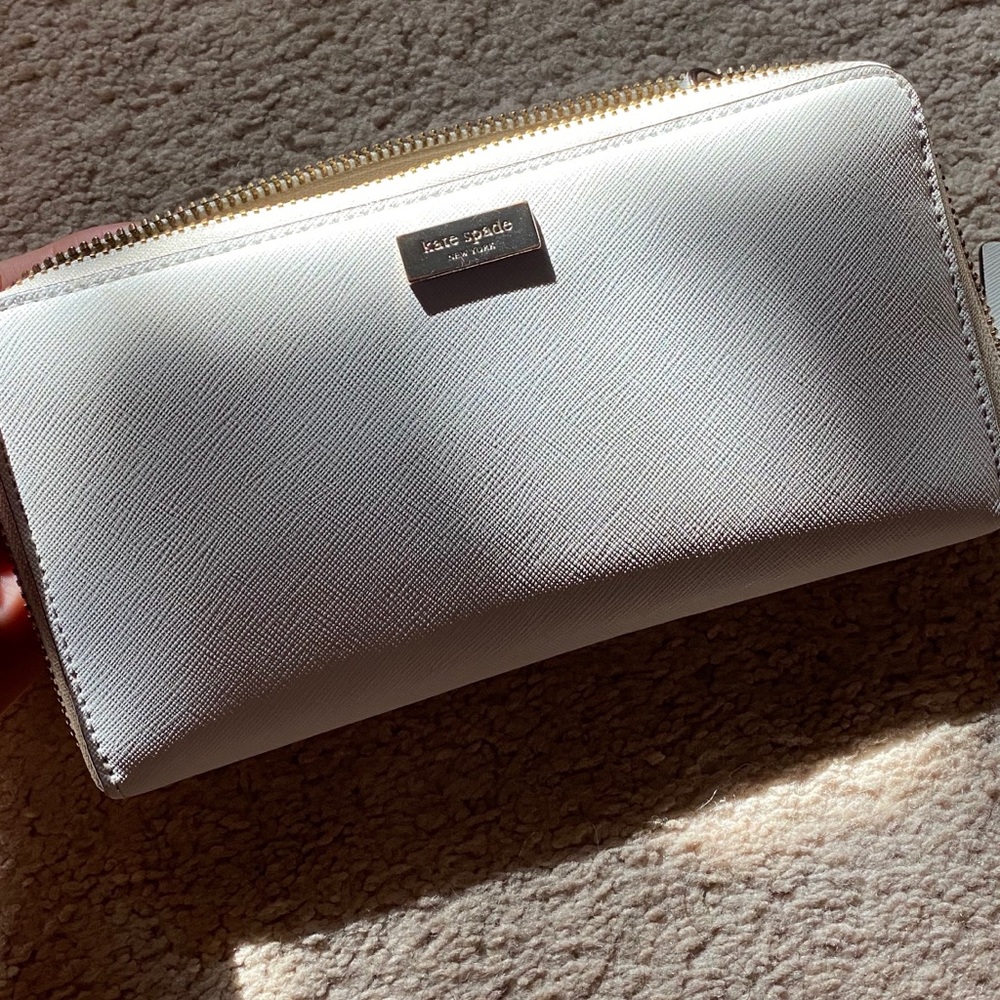 White Kate Spade Wallet